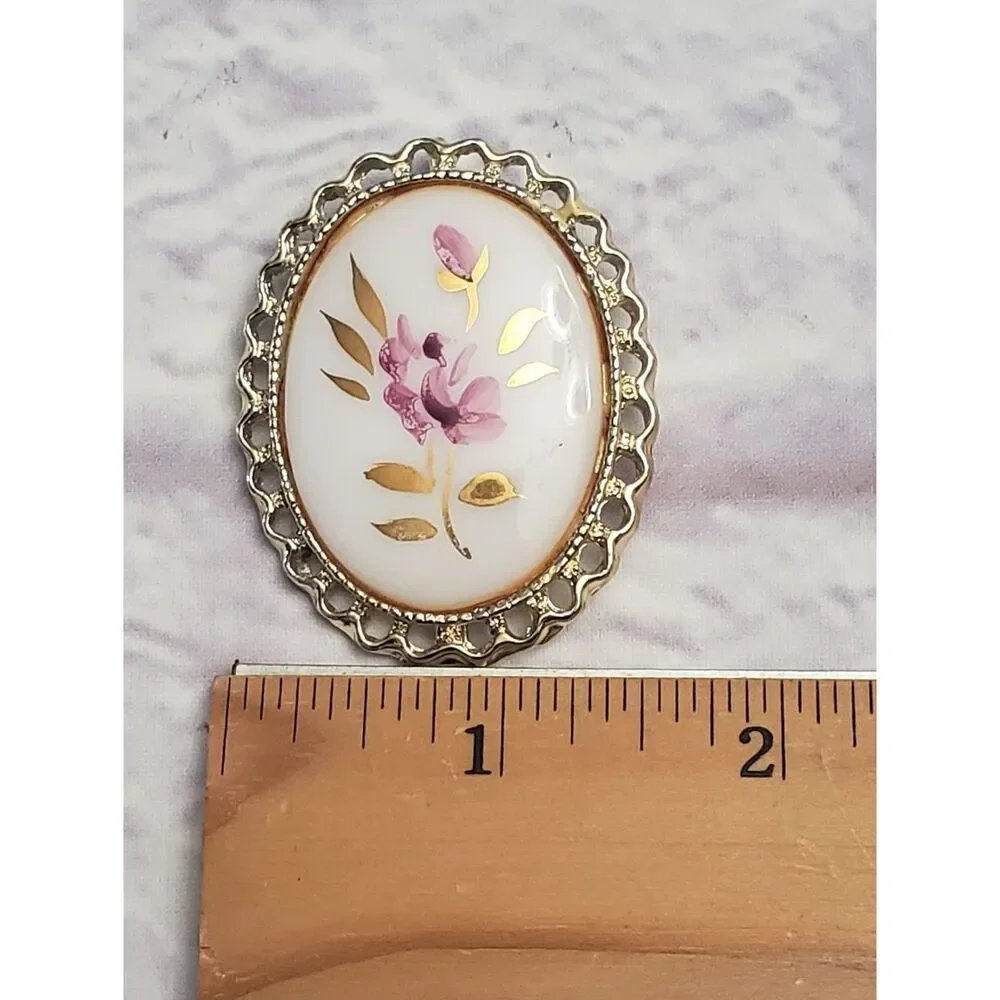 Vintage Handpainted Sweet Pea Porcelain Brooch Pendant